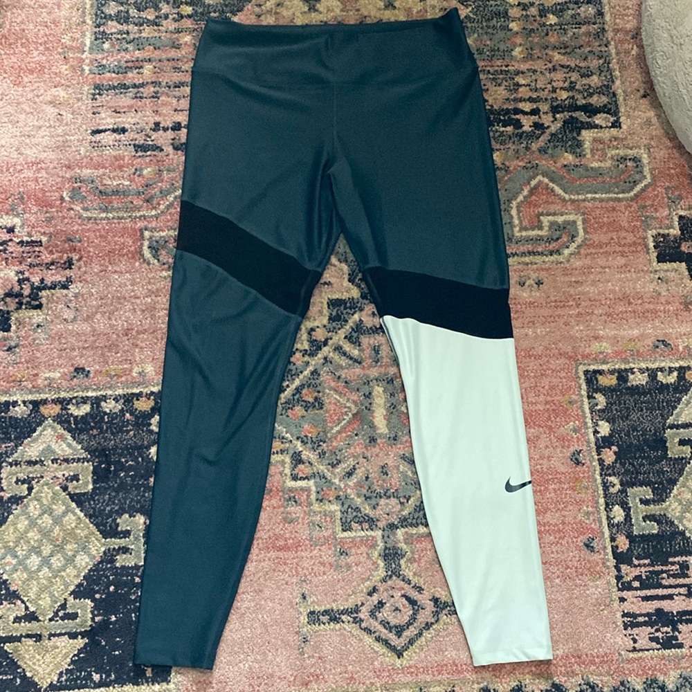 Nike Dri-Fit Athletic Leggings Size X Large